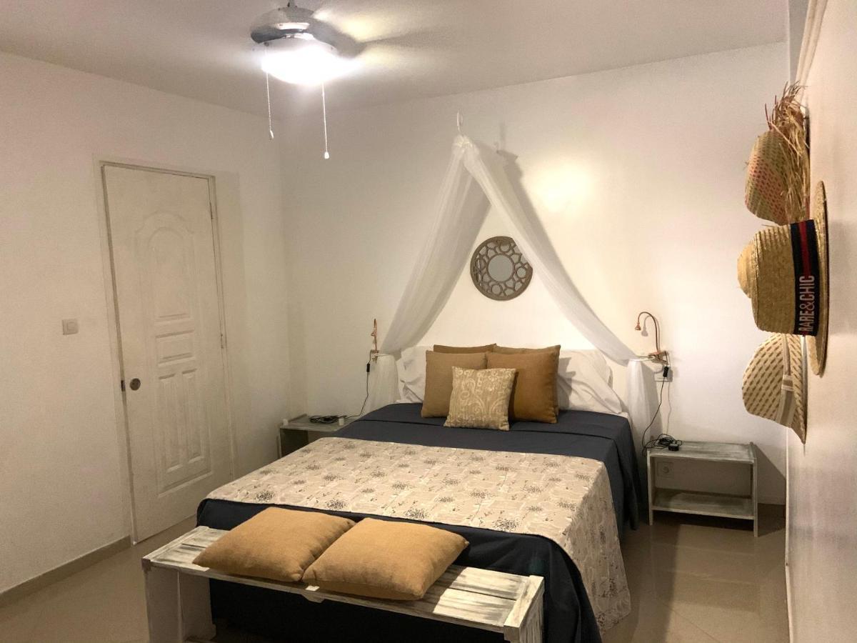 El Monte Azul Bed & Breakfast Las Galeras Exterior photo